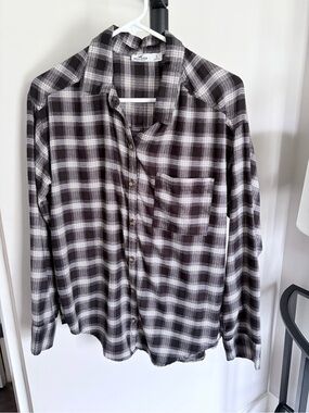 Hollister Men's Black and White Plaid Button-Down Shirt